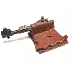 Кришка МТЗ механізму переключення передач (вир-во МТЗ) 70-1703010-А1 Кришка МТЗ механізму переключення передач (вир-во МТЗ) 70-1703010-А1